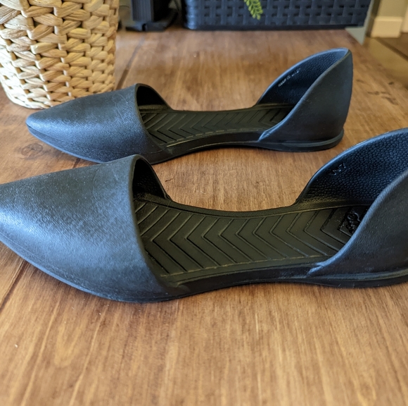 Native Audrey Size 7 Black Pointed Toe Flats - Picture 6 of 9